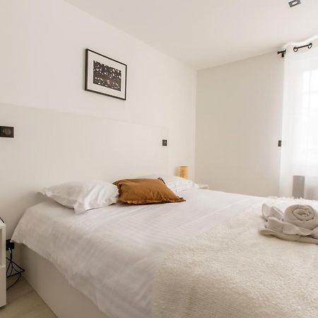 Appartement spacieux et moderne 4 chambres à 5mn à pieds République Lilla Esterno foto