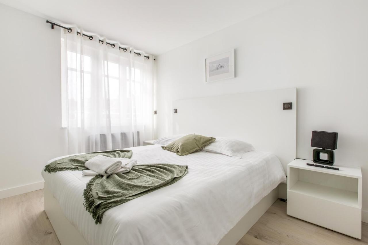 Appartement spacieux et moderne 4 chambres à 5mn à pieds République Lilla Esterno foto