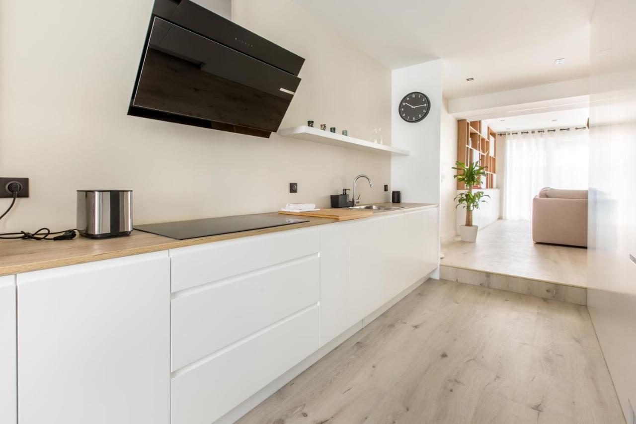 Appartement spacieux et moderne 4 chambres à 5mn à pieds République Lilla Esterno foto