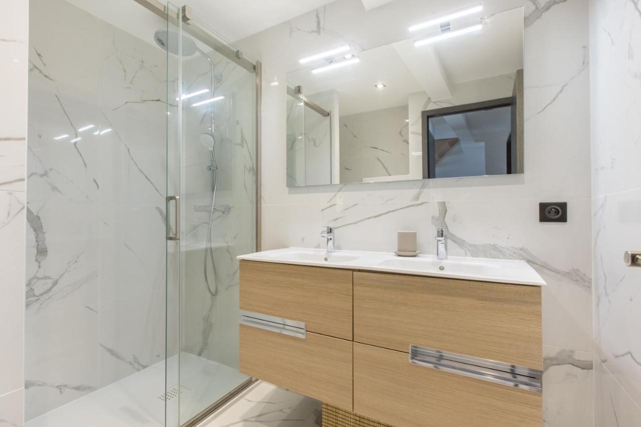 Appartement spacieux et moderne 4 chambres à 5mn à pieds République Lilla Esterno foto