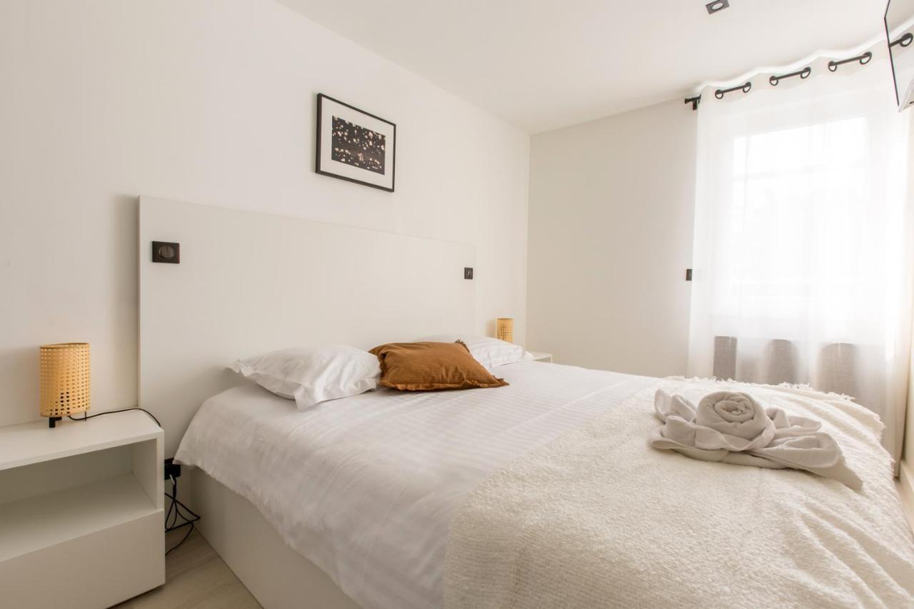 Appartement spacieux et moderne 4 chambres à 5mn à pieds République Lilla Esterno foto